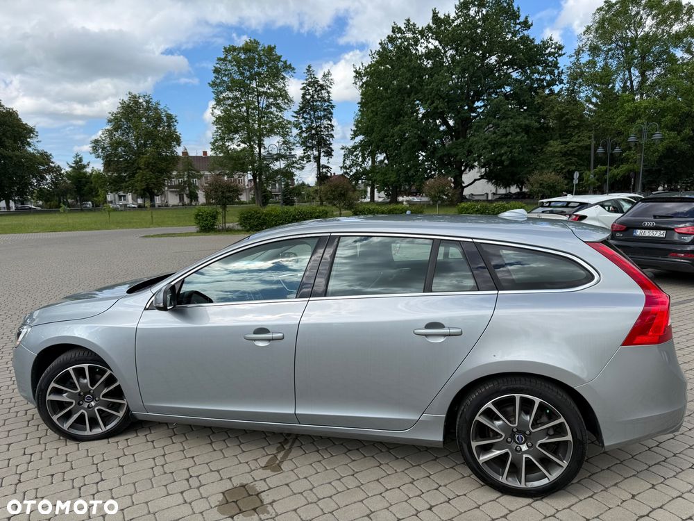Volvo V60 D4 Momentum - 13