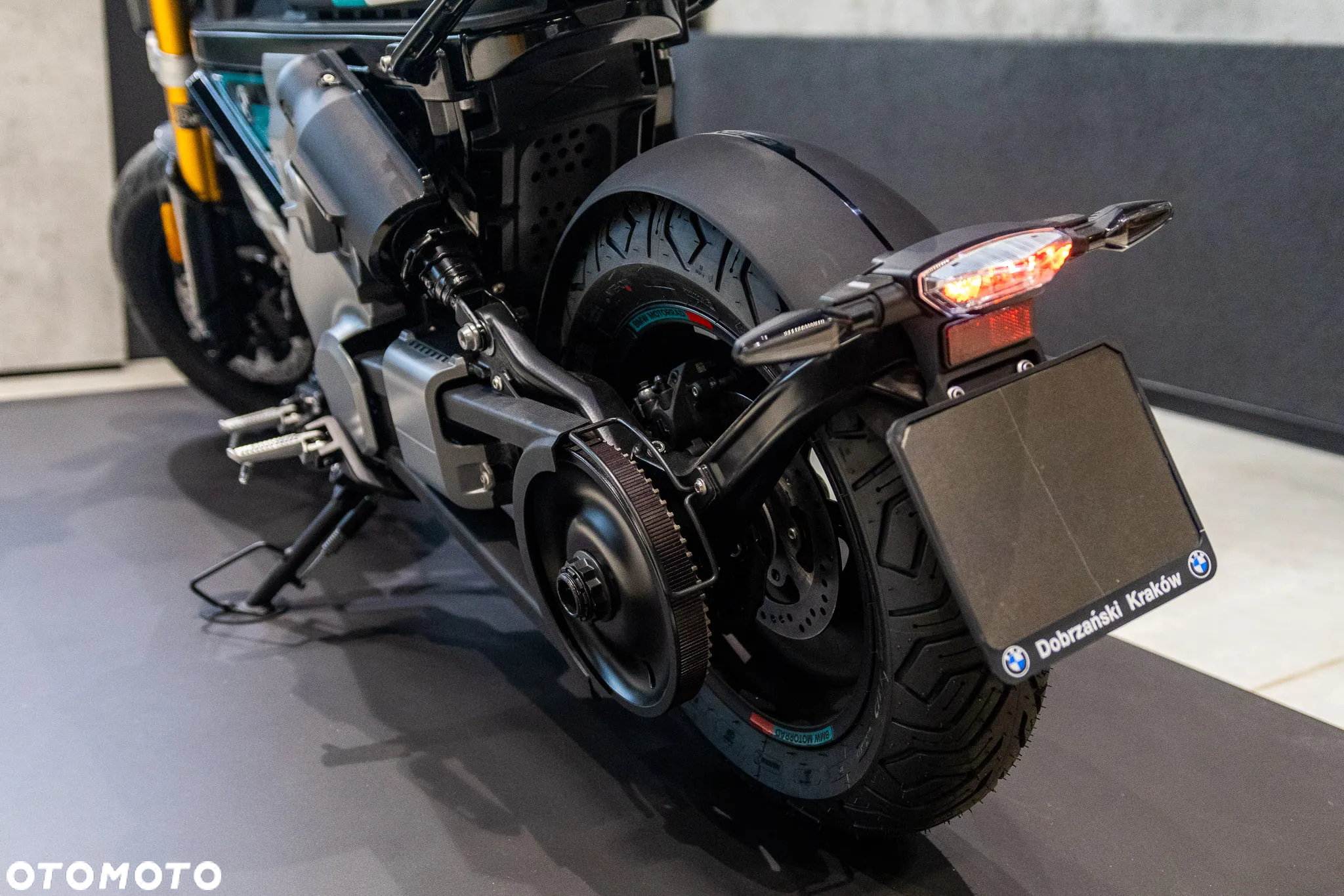BMW CE 02 - 17