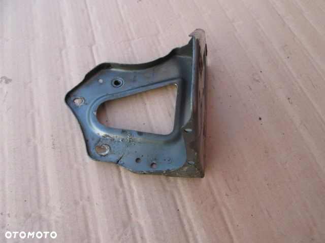 Audi A6 C6 2007r Uchwyt wspornik błotnika prawy przód 4F0821136A mocowanie - 4