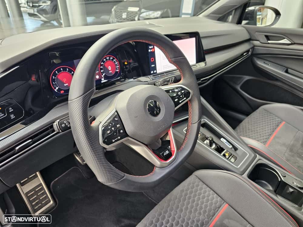VW Golf 2.0 TSI GTI Clubsport 45 Years DSG - 14