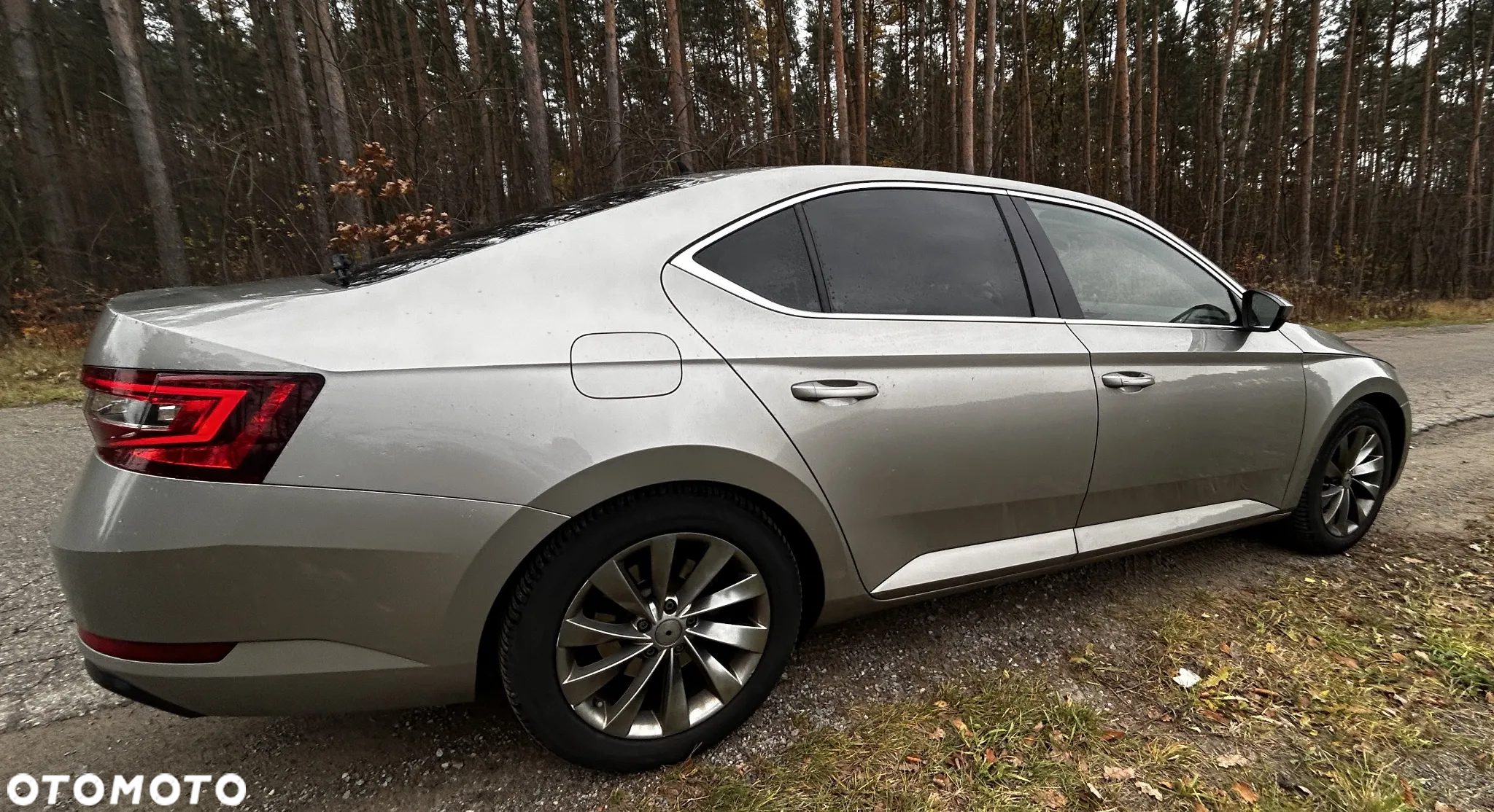 Skoda Superb 2.0 TDI Style DSG - 4