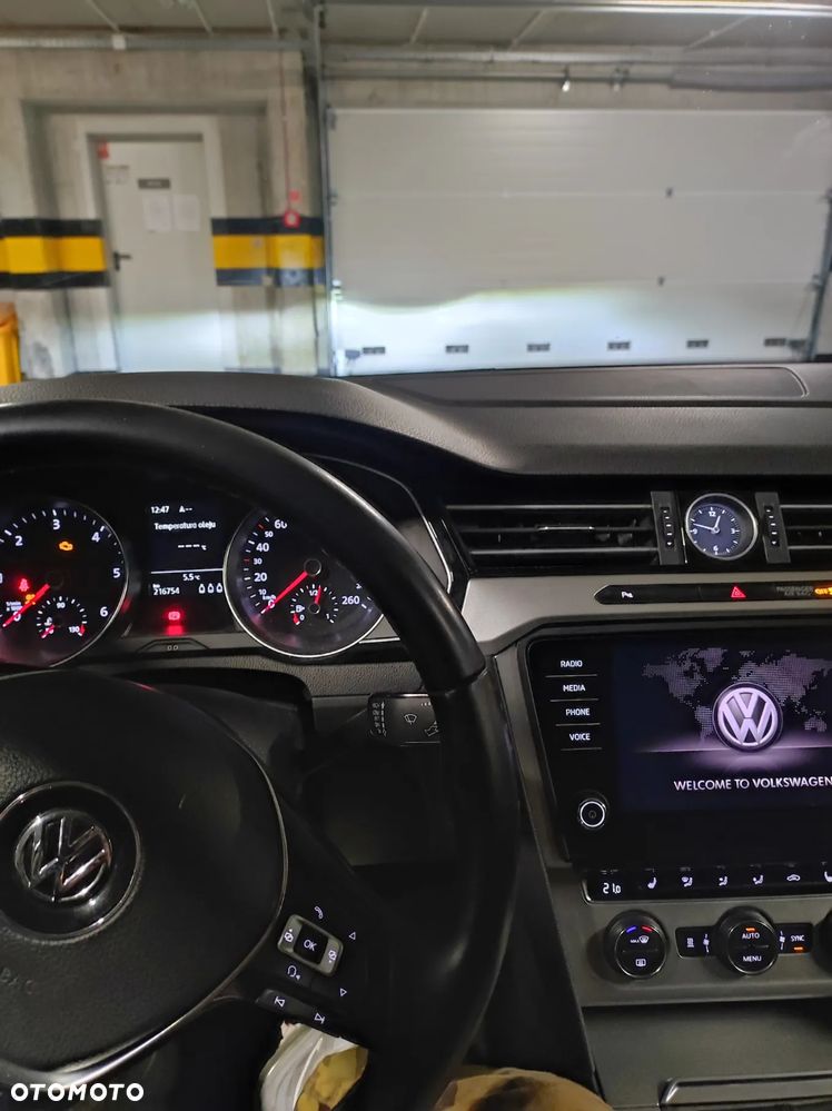 Volkswagen Passat 2.0 TDI BMT Comfortline - 11