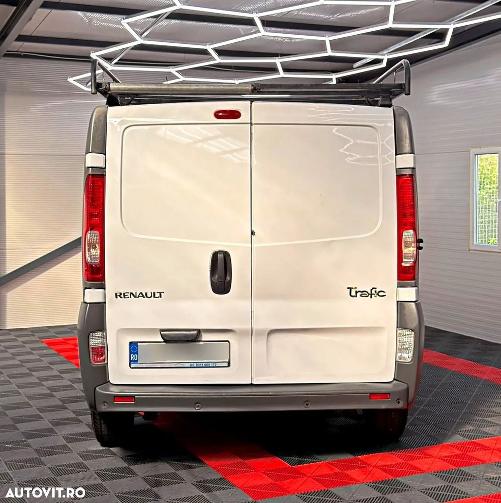 Renault TRAFIC - 9