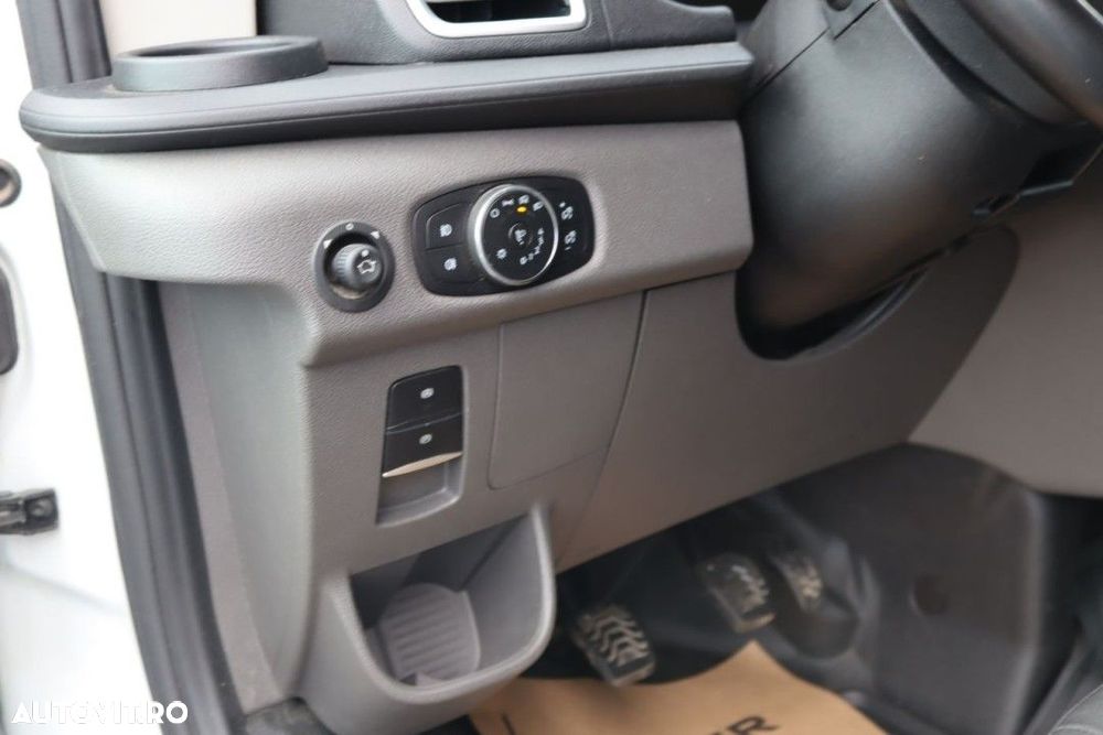 Ford Transit - 12