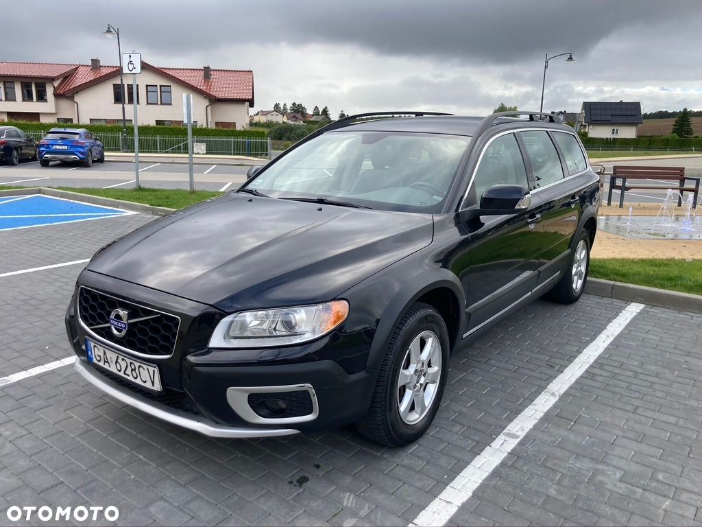 Volvo XC 70 2.4D Momentum - 1