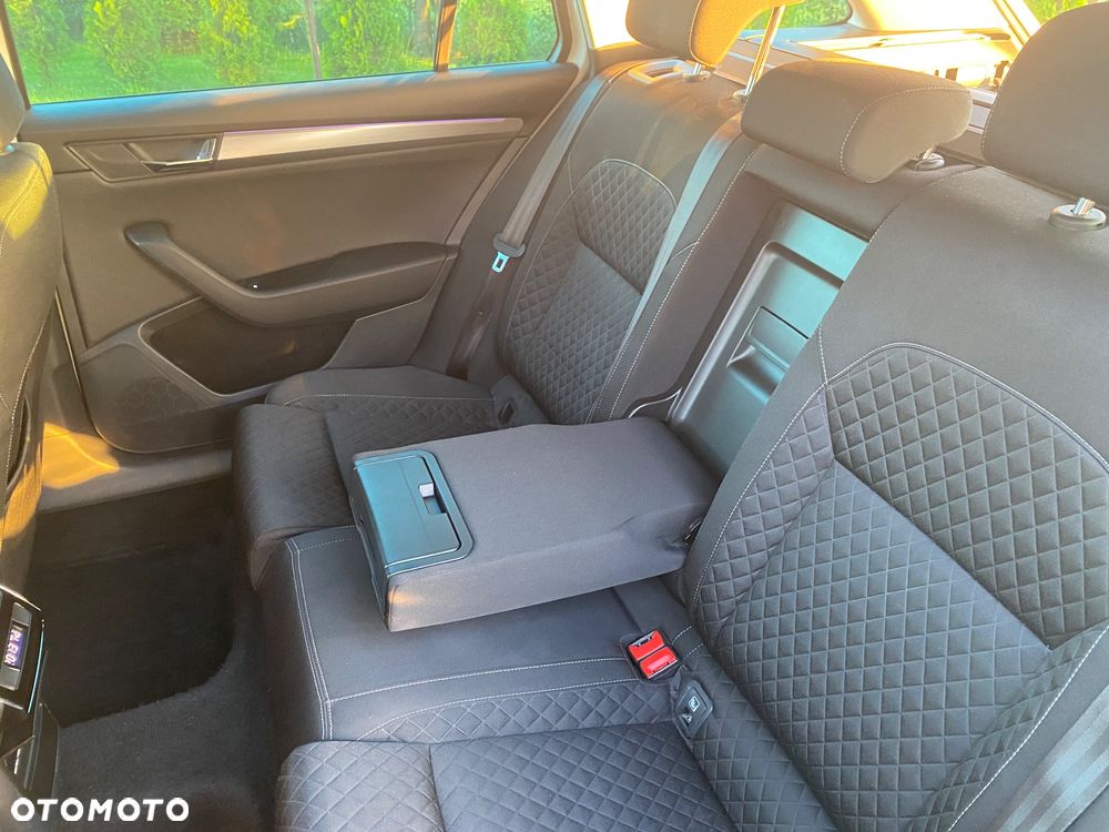 Skoda Superb 2.0 TDI Style - 20