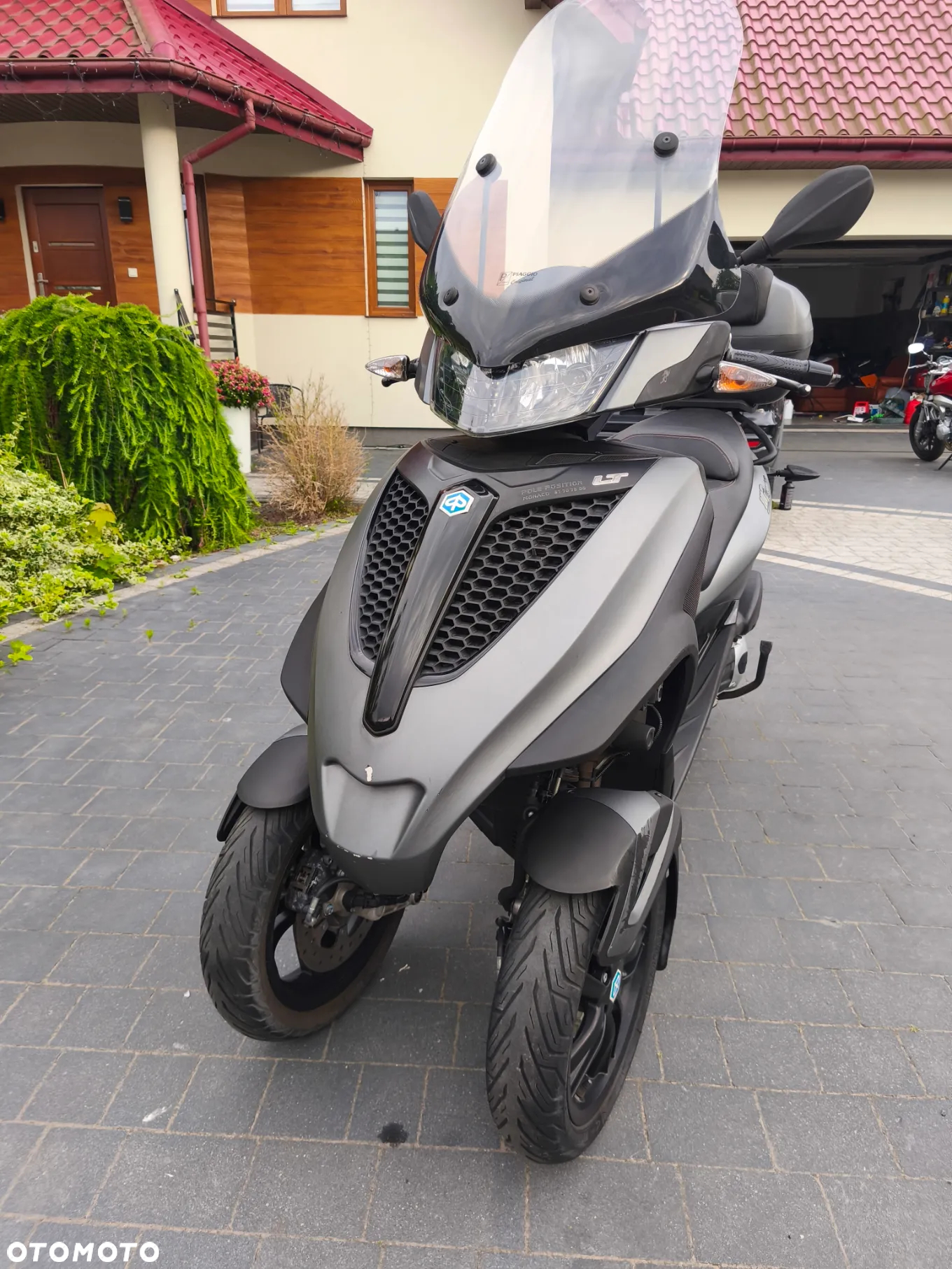 Piaggio MP-3 - 4