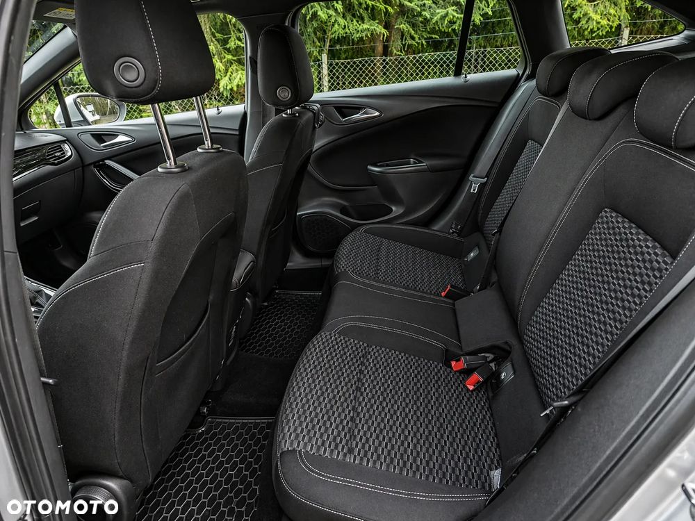 Opel Astra 1.6 CDTI Dynamic - 23