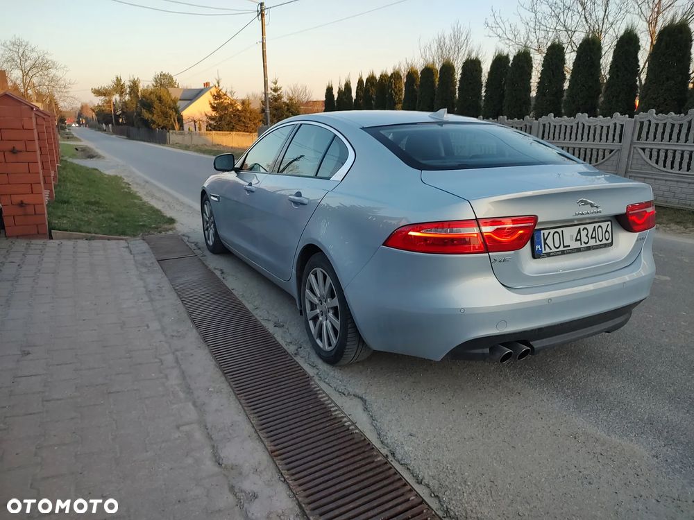 Jaguar XE - 6