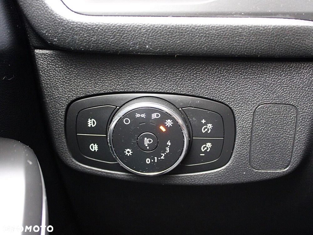 Ford Focus 1.5 EcoBlue Titanium X - 32