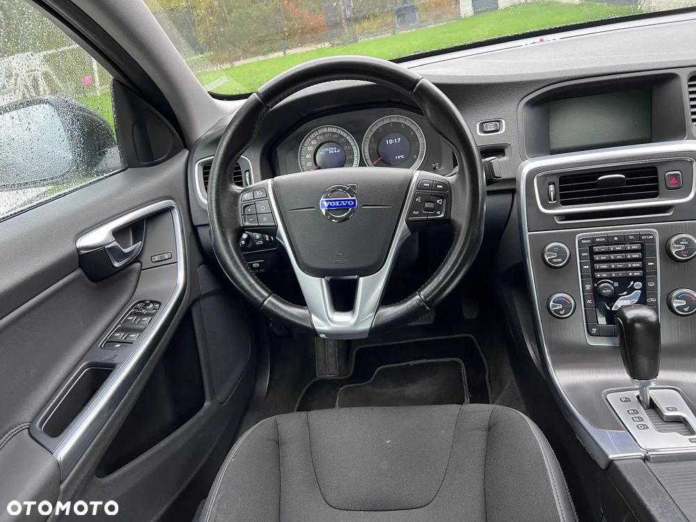 Volvo S60 T4 Base - 17