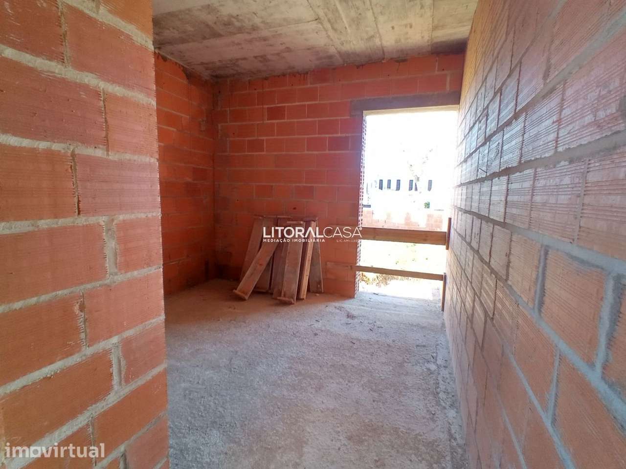 Moradia T3+1 geminada em Santa Joana - Grande imagem: 5/5