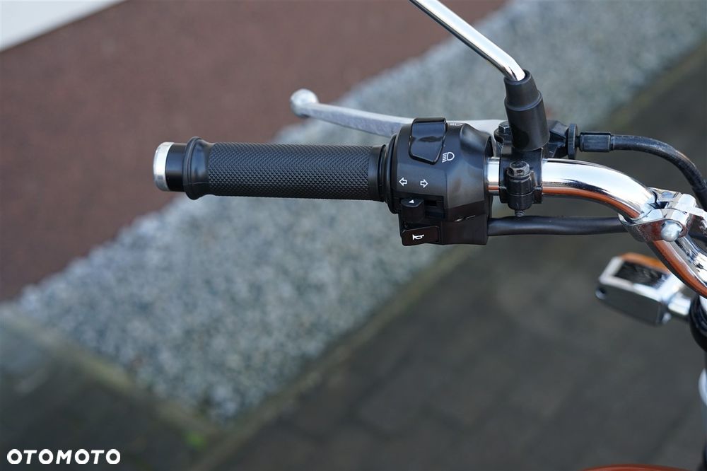 Royal Enfield Interceptor - 17