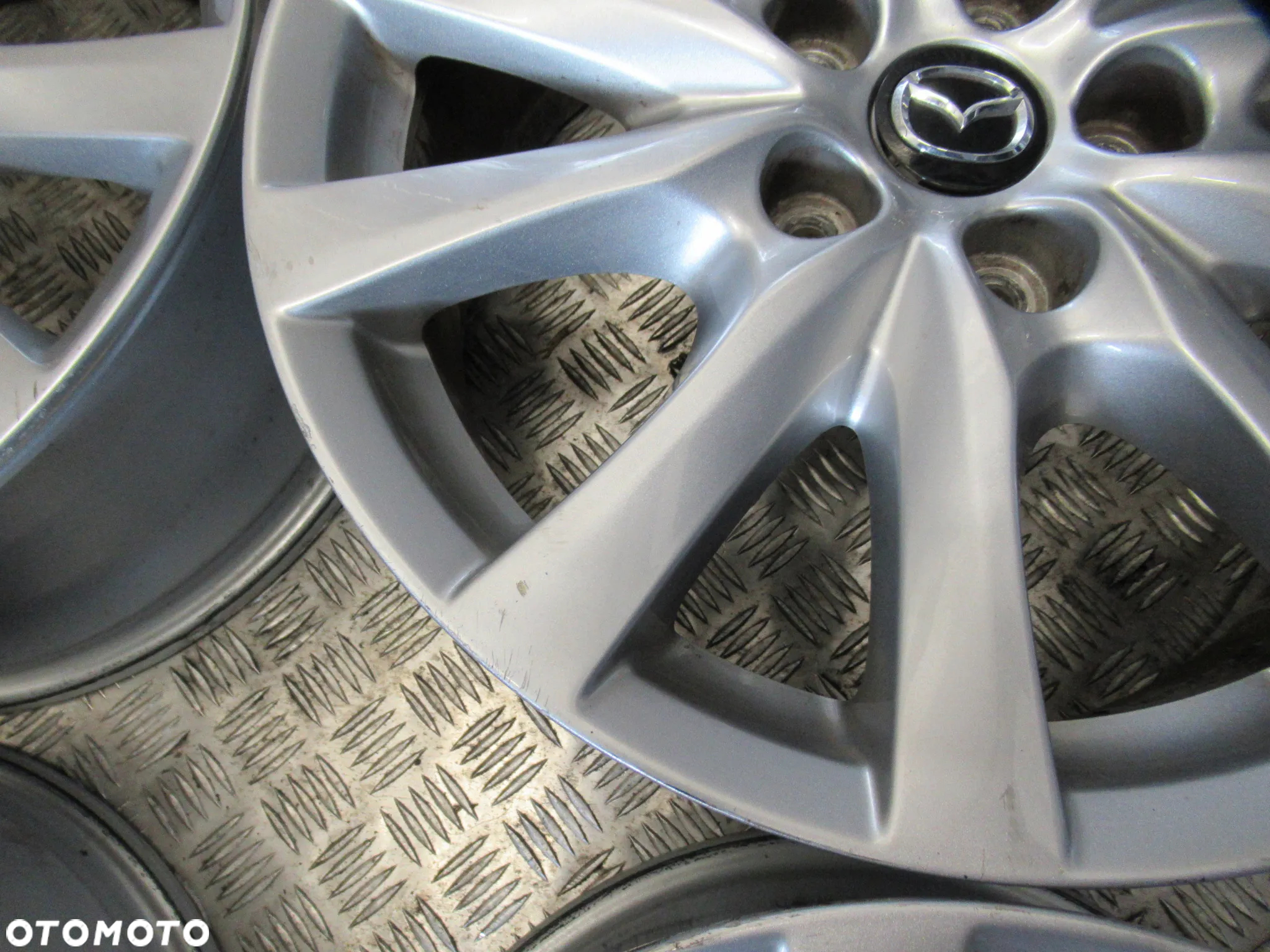 Felgi Mazda 3 5 6 7,5Jx17 et50 5x114,3 - 8