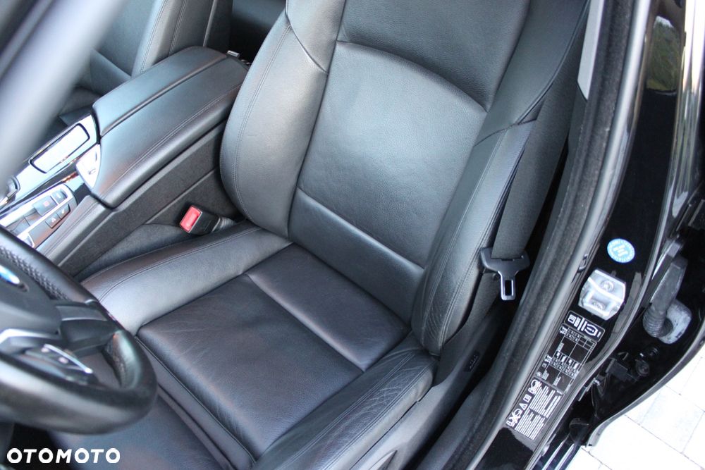 BMW Seria 5 530d xDrive - 16