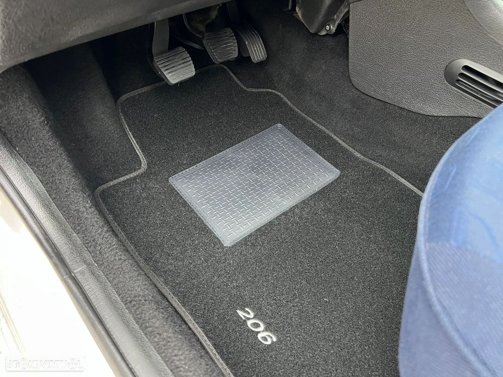 Peugeot 206 1.4 HDI VAN - UM PROPRIETÁRIO - TODAS AS REVISÕES NA MARCA - 34