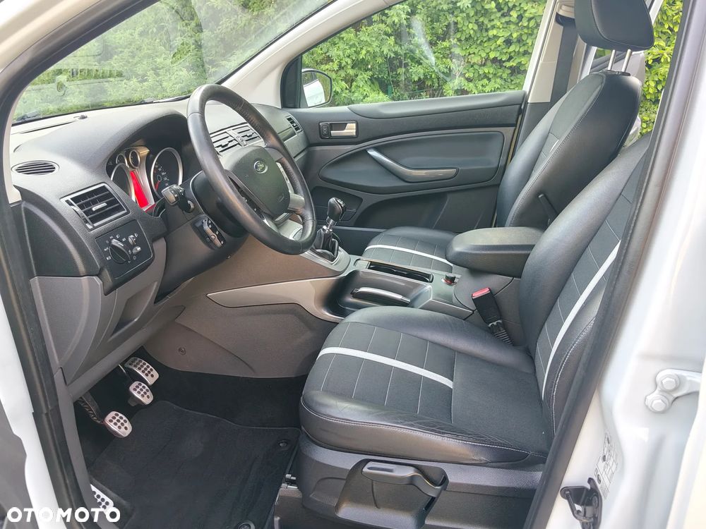 Ford Kuga 2.0 TDCi 4x4 Titanium - 13