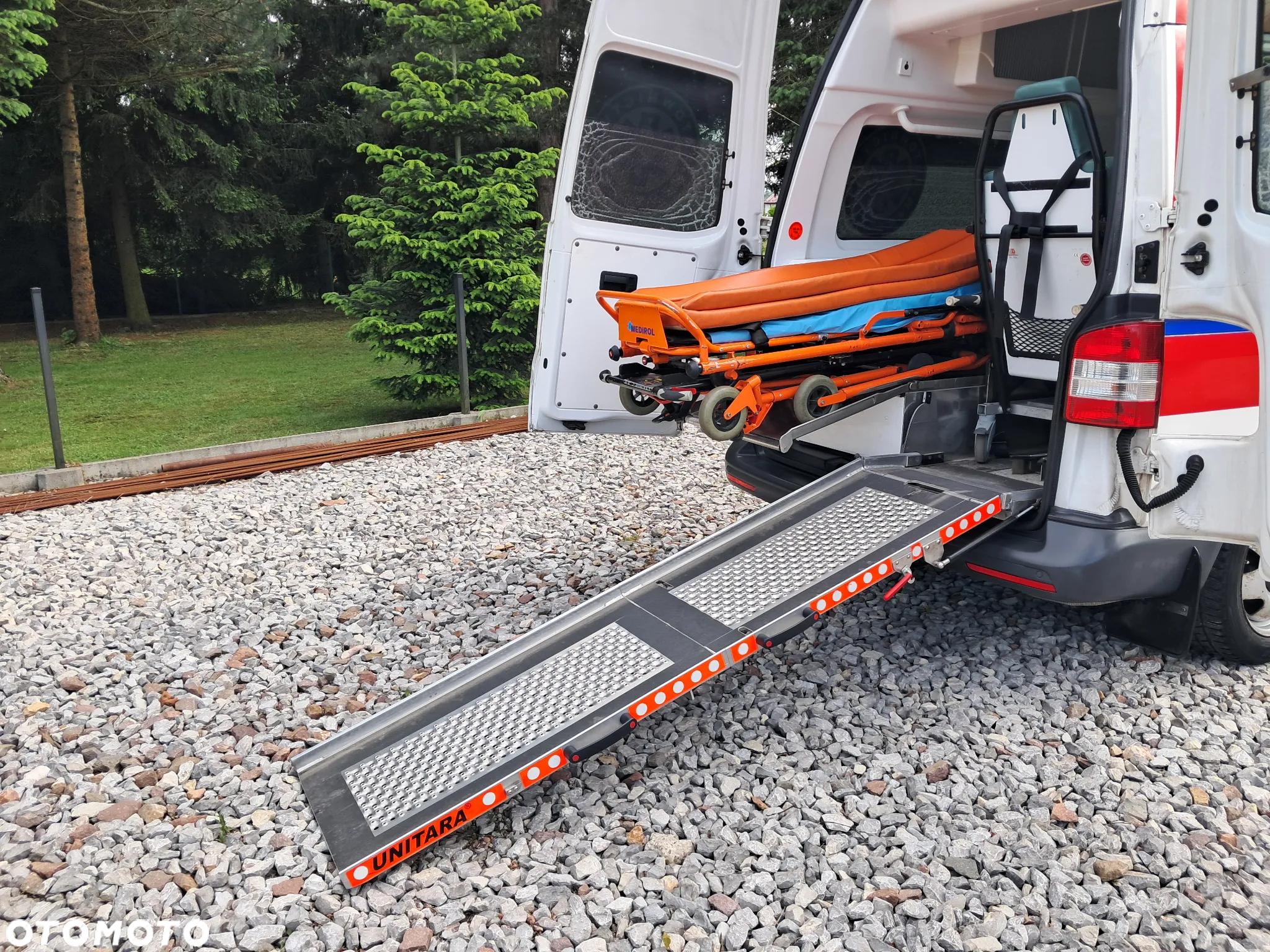 Volkswagen Transporter T5 Karetka Ambulans 4X4 - 3