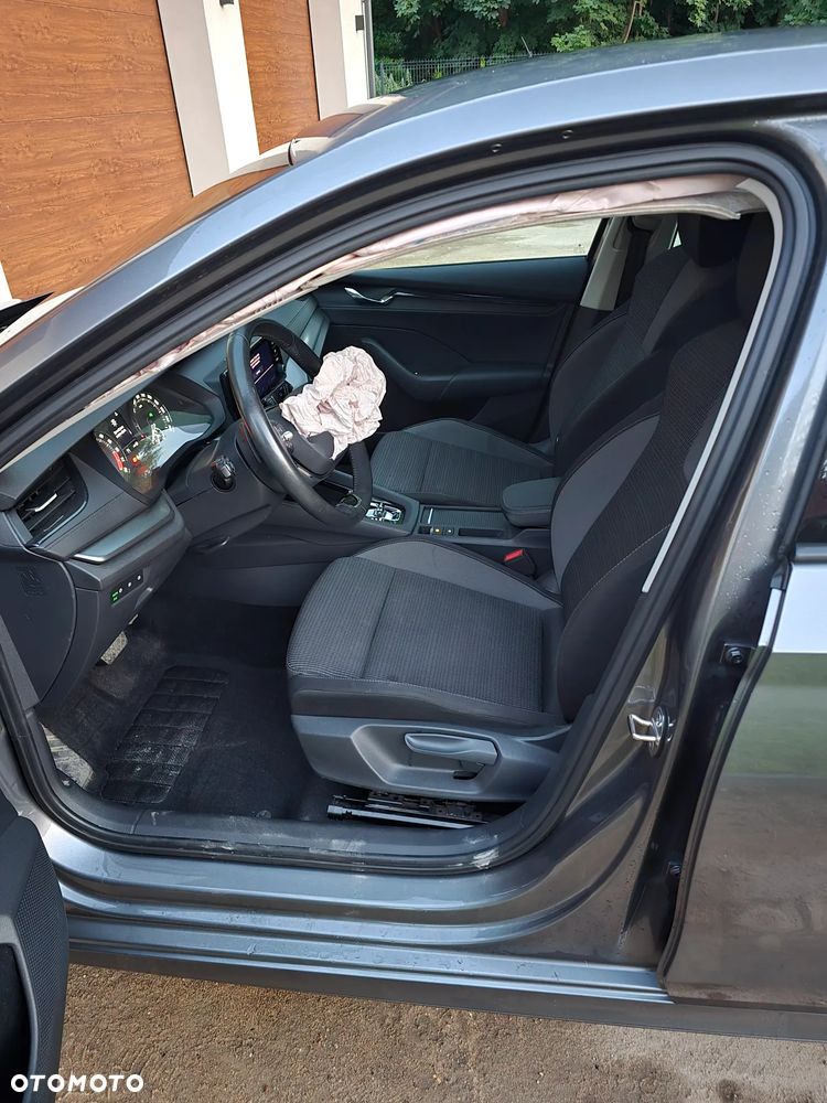 Skoda Octavia 2.0 TDI Ambition DSG - 8