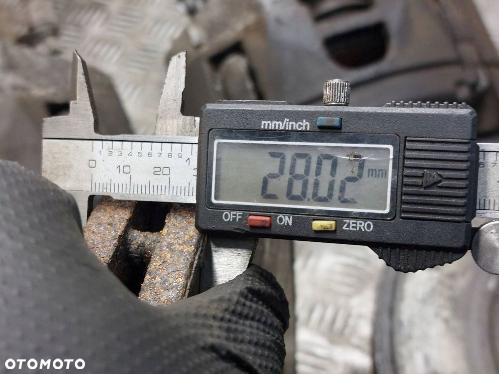 TARCZE HAMULCOWE PRZÓD + KLOCKI + ZACISKI AUDI A6 C6 2.0 TFSI - 4