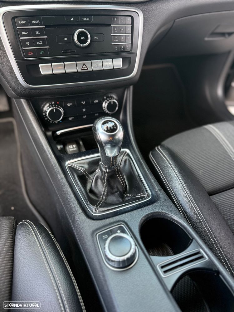 Mercedes-Benz CLA 180 d Shooting Brake Urban - 13