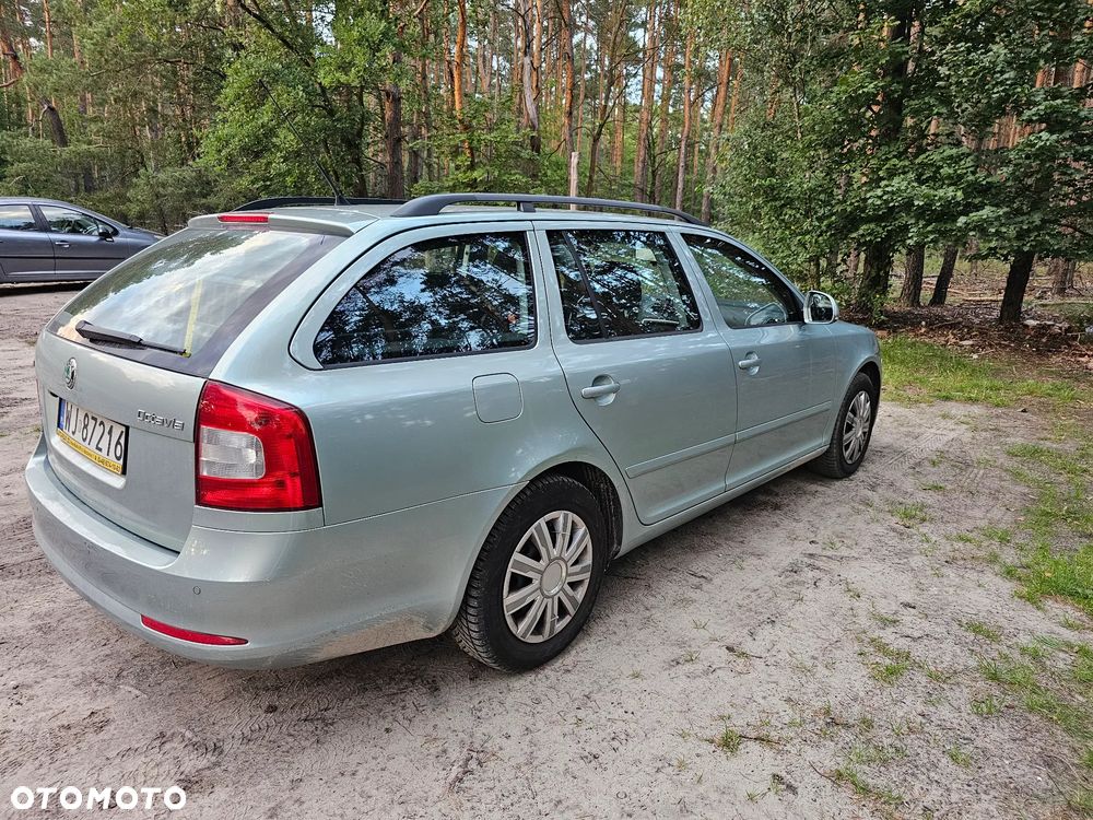 Skoda Octavia 2010 photo 3