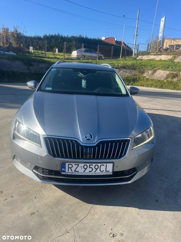 Skoda Superb 2.0 TDI L&K DSG - 2