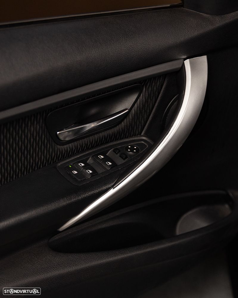 BMW 318 d Pack M - 17