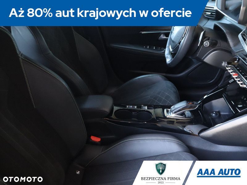 Peugeot 208 - 10