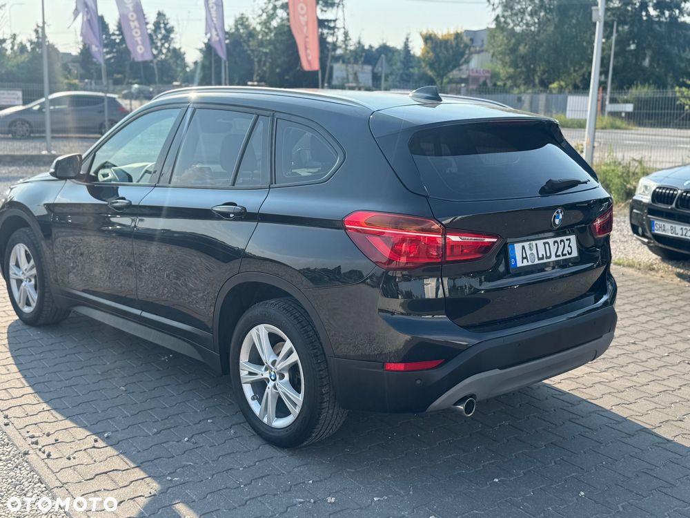 BMW X1 xDrive18d xLine - 11