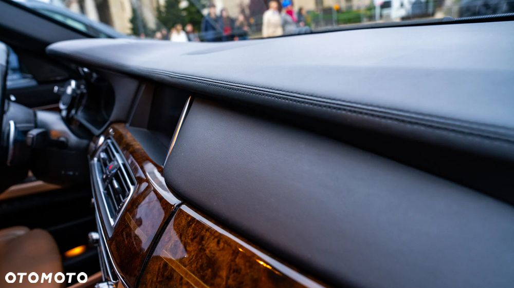 BMW Seria 7 750Li xDrive - 22