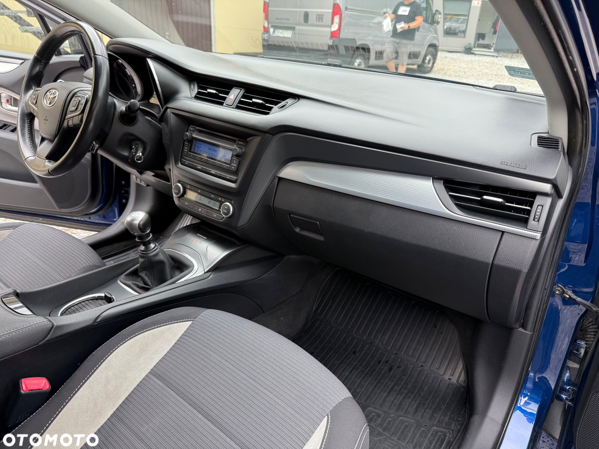 Toyota Avensis 2.0 D-4D Premium - 10
