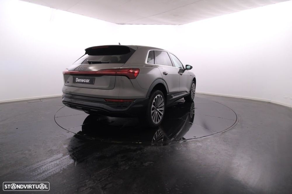 Audi Q8 e-Tron 55 quattro Advanced - 7