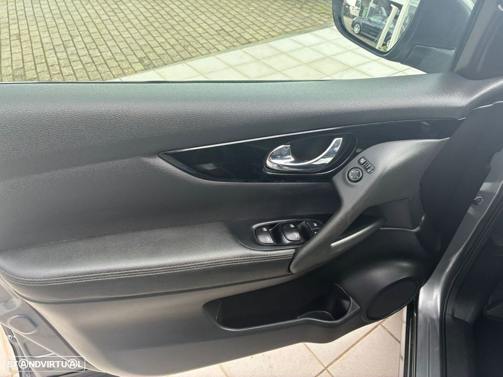 Nissan Qashqai 1.5 dCi N-Connecta DCT - 12