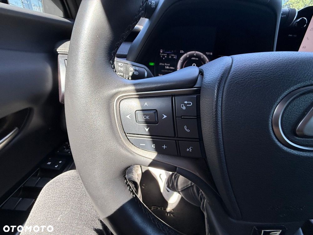 Lexus UX - 19