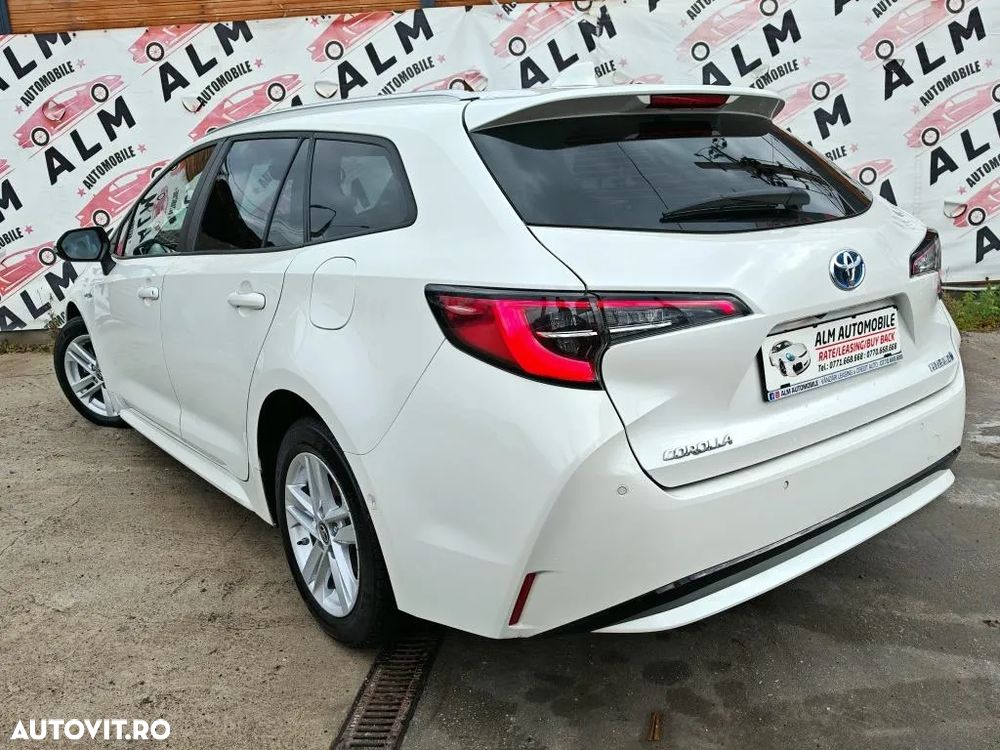 Toyota Corolla ver-sedan-1-8-hsd-dynamic - 7