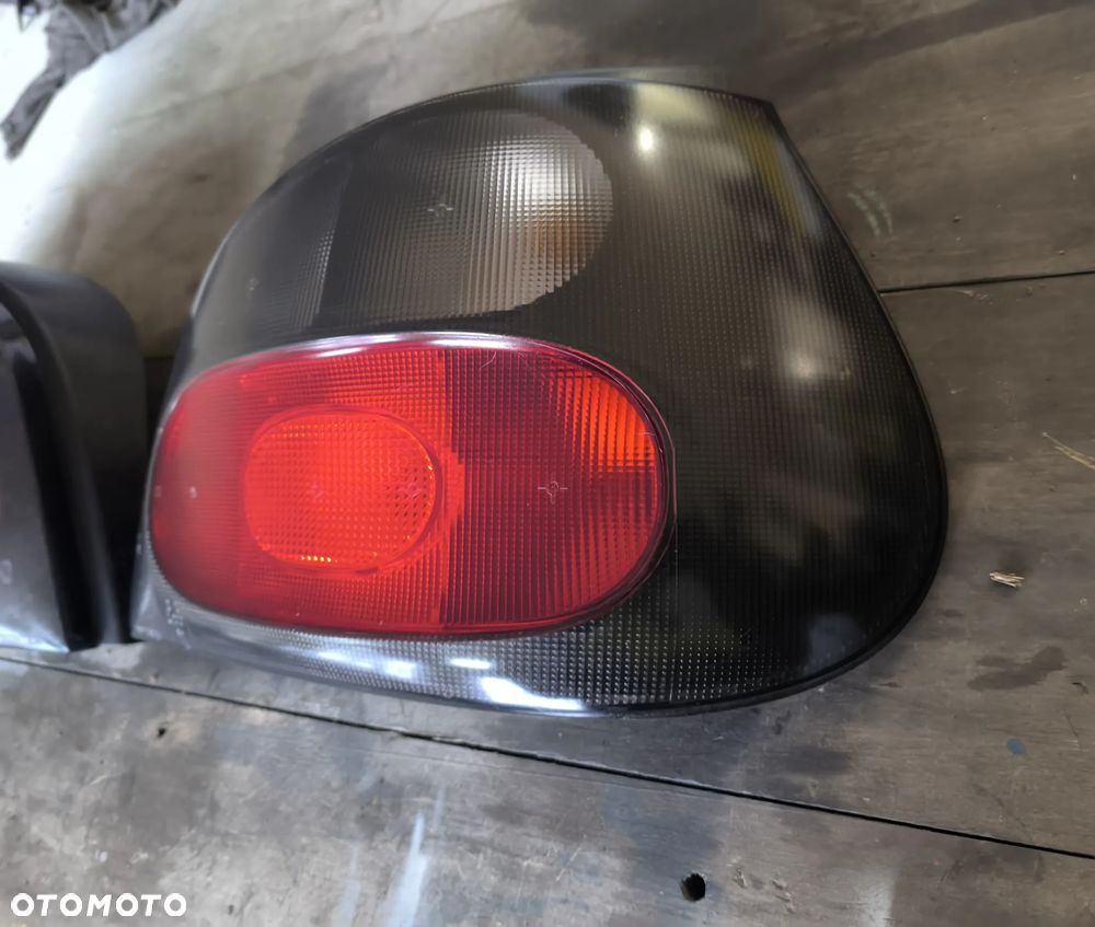 lampy tył renault megane I 1HB. - 5