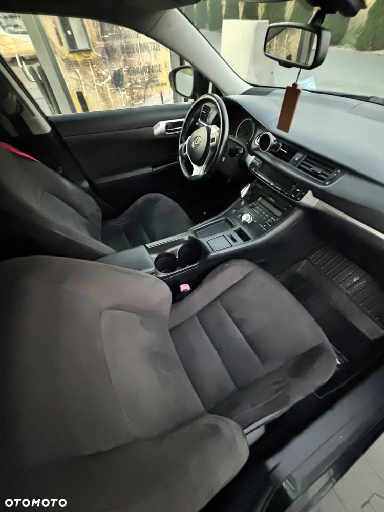 Lexus CT - 16