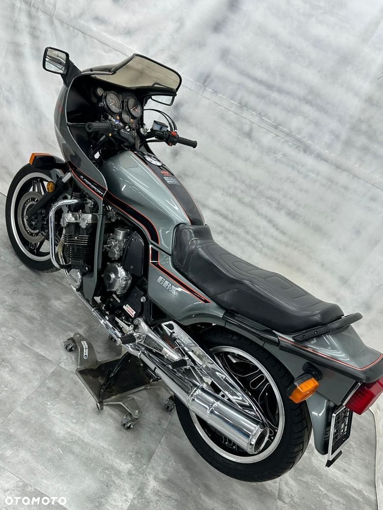 Honda CBX - 6
