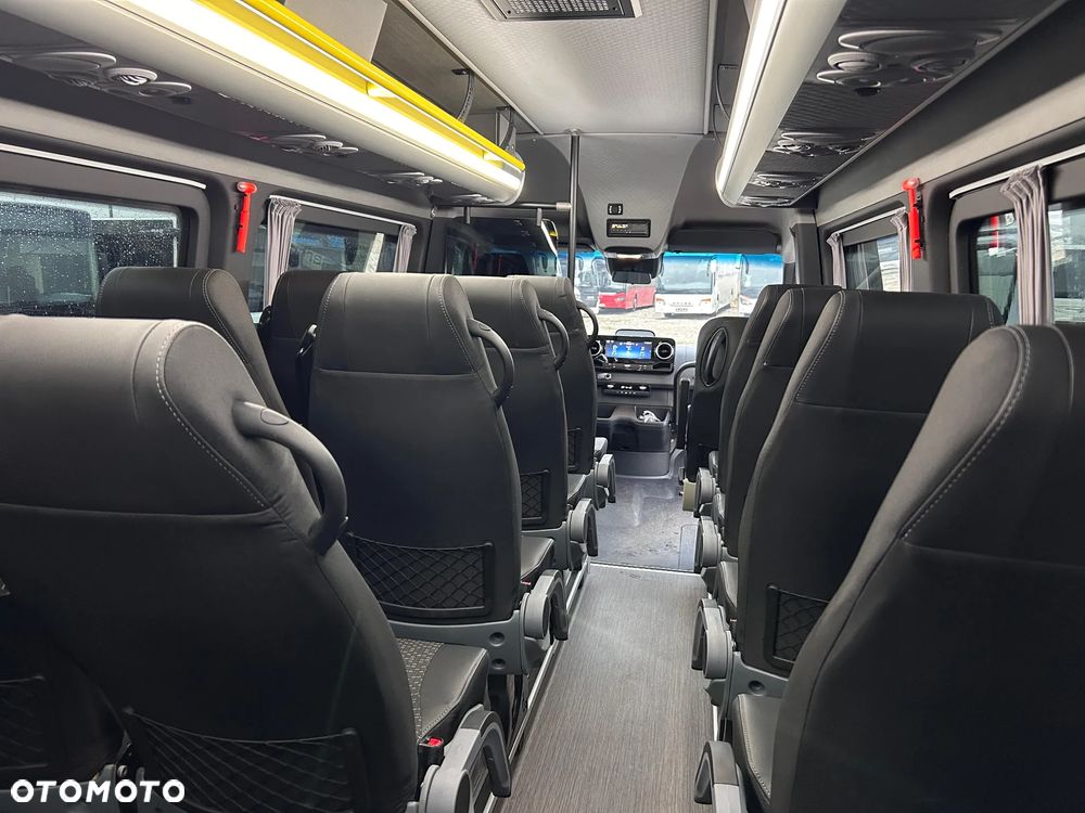 Mercedes-Benz Sprinter 519 - 20