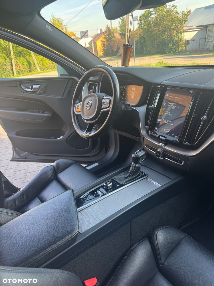 Volvo XC 60 D4 AWD R-Design - 20