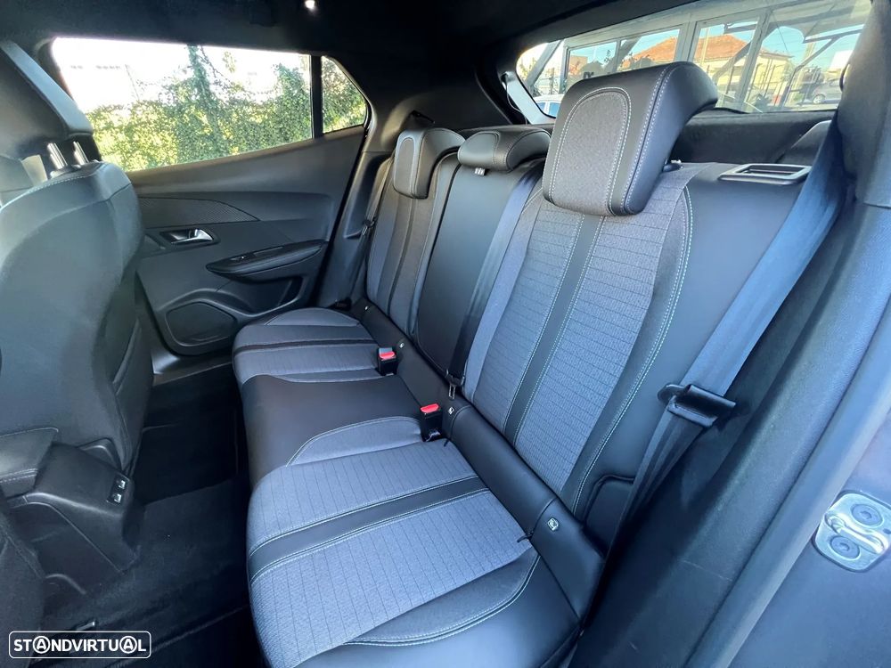 Peugeot 2008 PureTech 130 EAT8 Allure - 41