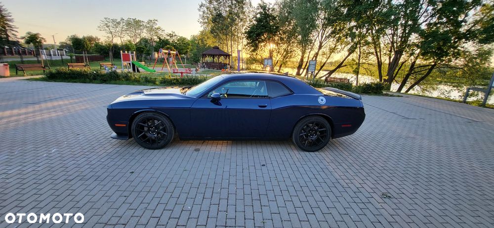 Dodge Challenger - 9