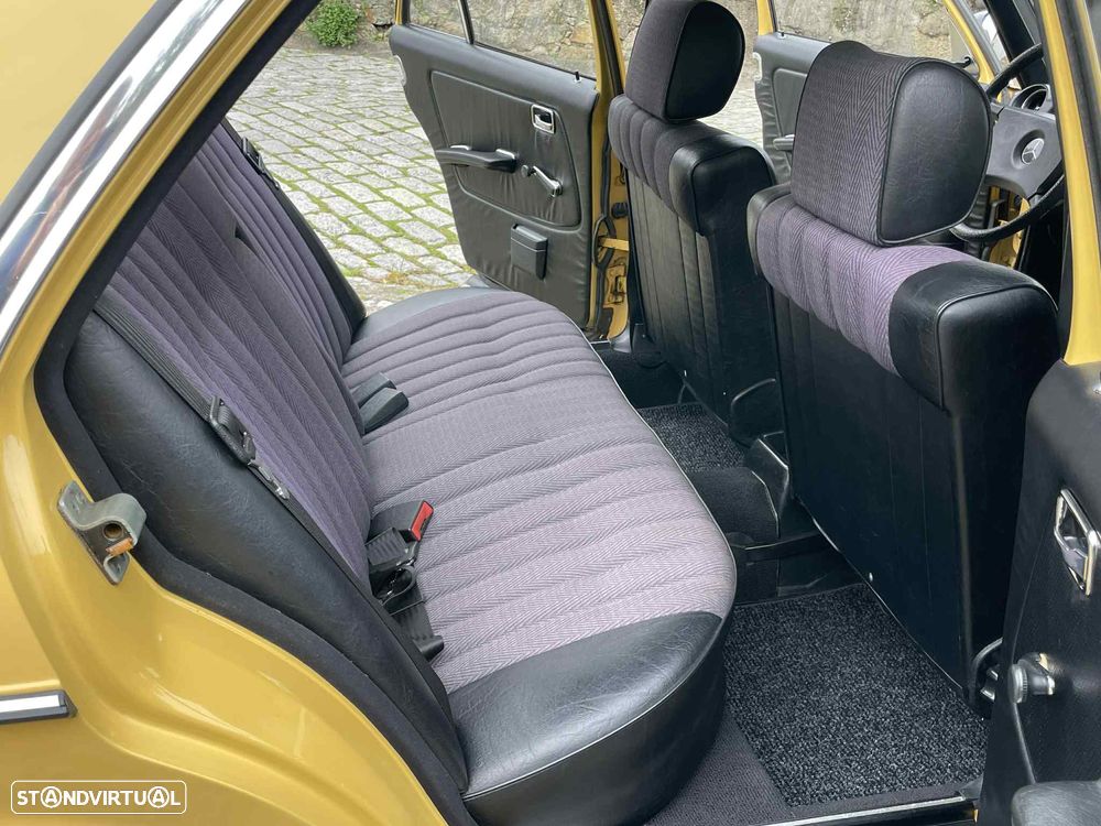 Mercedes-Benz E 200 - 18