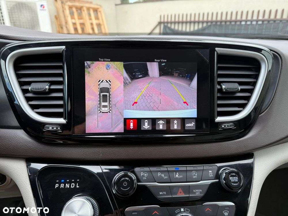 Chrysler Pacifica - 14