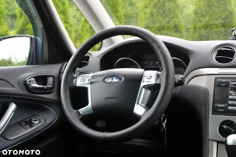 Ford Galaxy 2.0 Champions Edition - 23