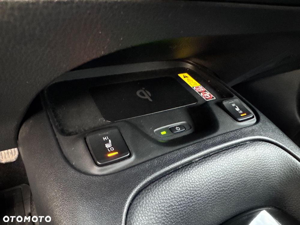 Toyota Corolla 1.8 Hybrid Comfort - 34