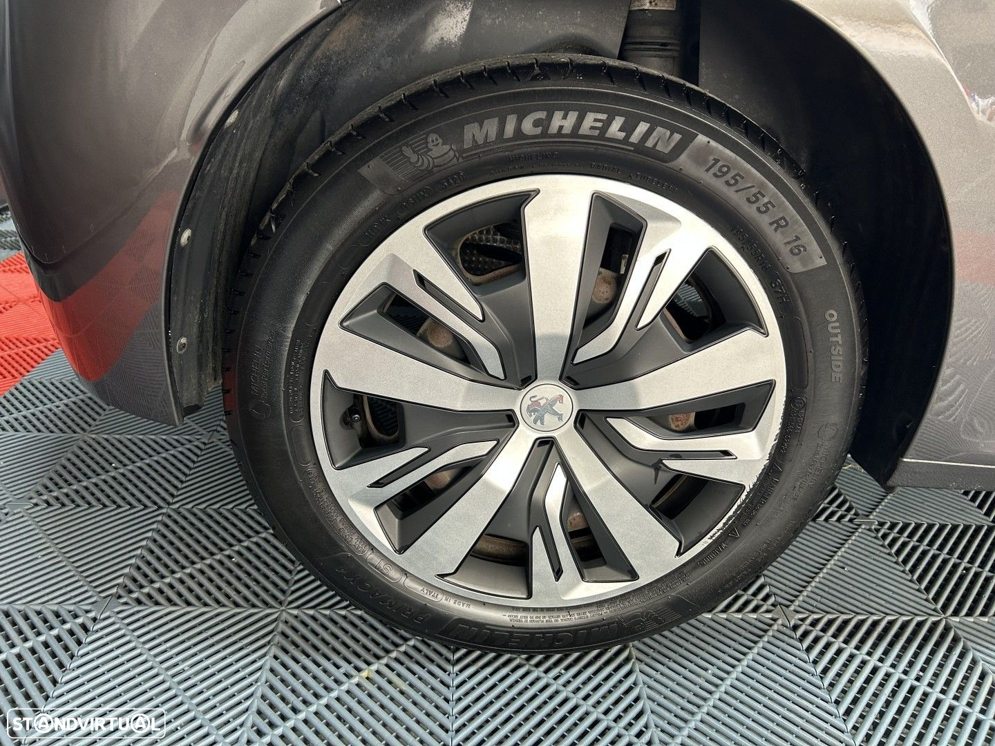 Peugeot 208 1.2 PureTech Active Pack - 17