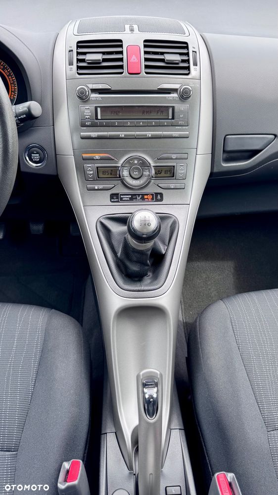 Toyota Auris 1.6 VVT-i Sol - 26