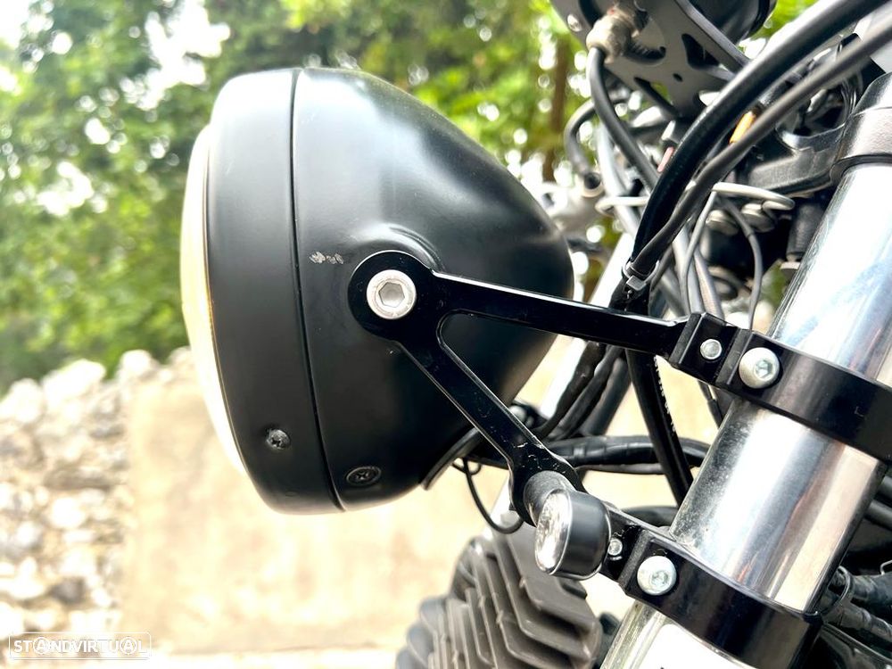 Triumph Thruxton CAFE RACER - 7